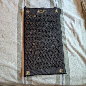 eshakti Black Acupressure Mat